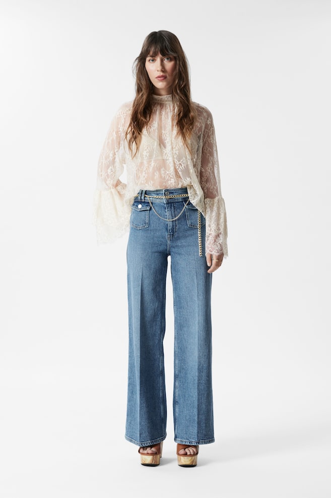 Расклешенные джинсы со стрелками & Other Stories, голубой
Расклешенные джинсы со стрелками & Other Stories, голубой