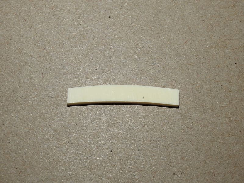 Allparts BN-0205-000 Заготовка из отбеленной костяной гайки с закруглением для Fender и других гитар
Allparts BN-0205-000 Заготовка из отбеленной костяной гайки с закруглением для Fender и других гитар