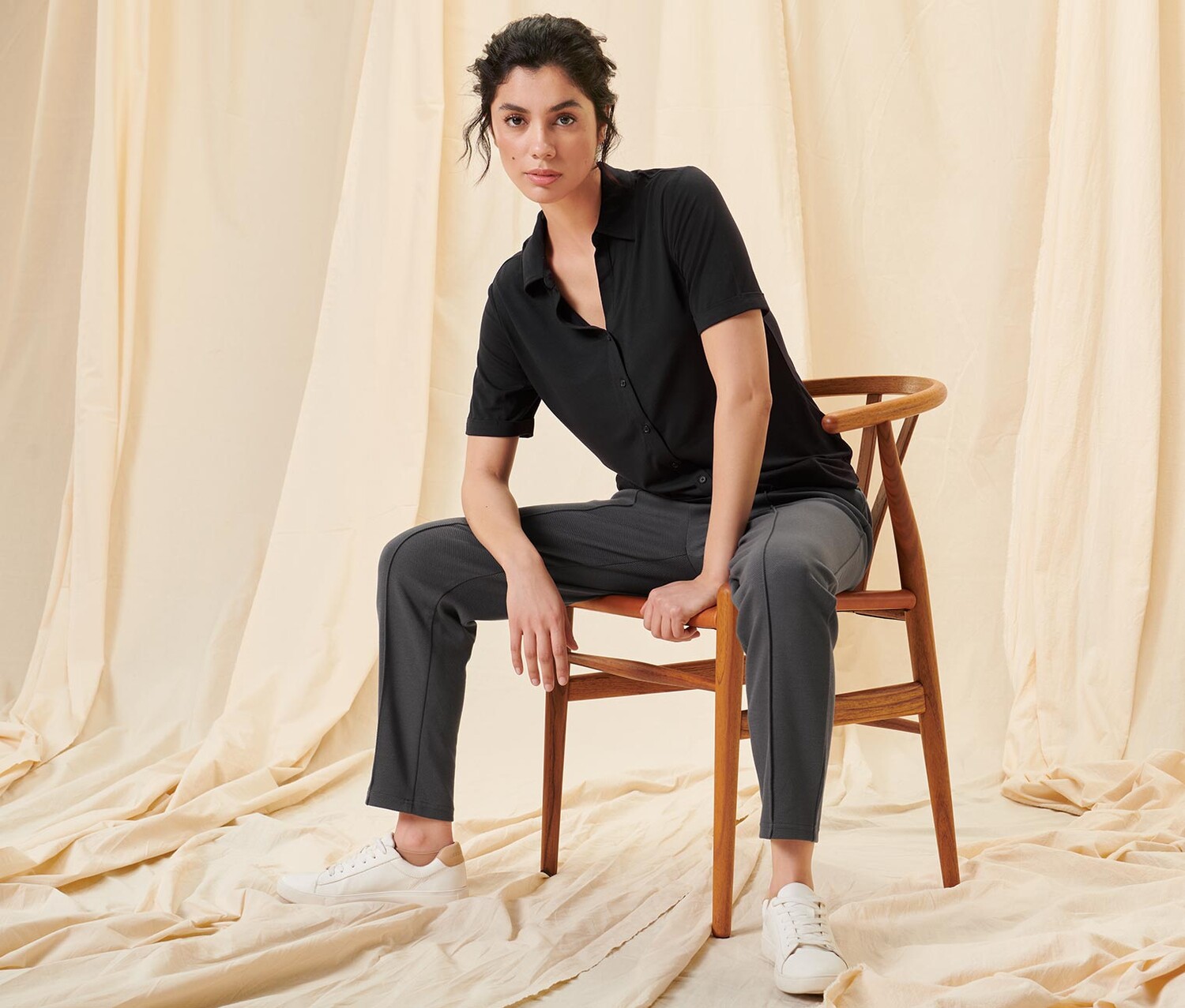 Блузка-рубашка с планкой на пуговицах Tchibo, черный
Блузка-рубашка с планкой на пуговицах Tchibo, черный