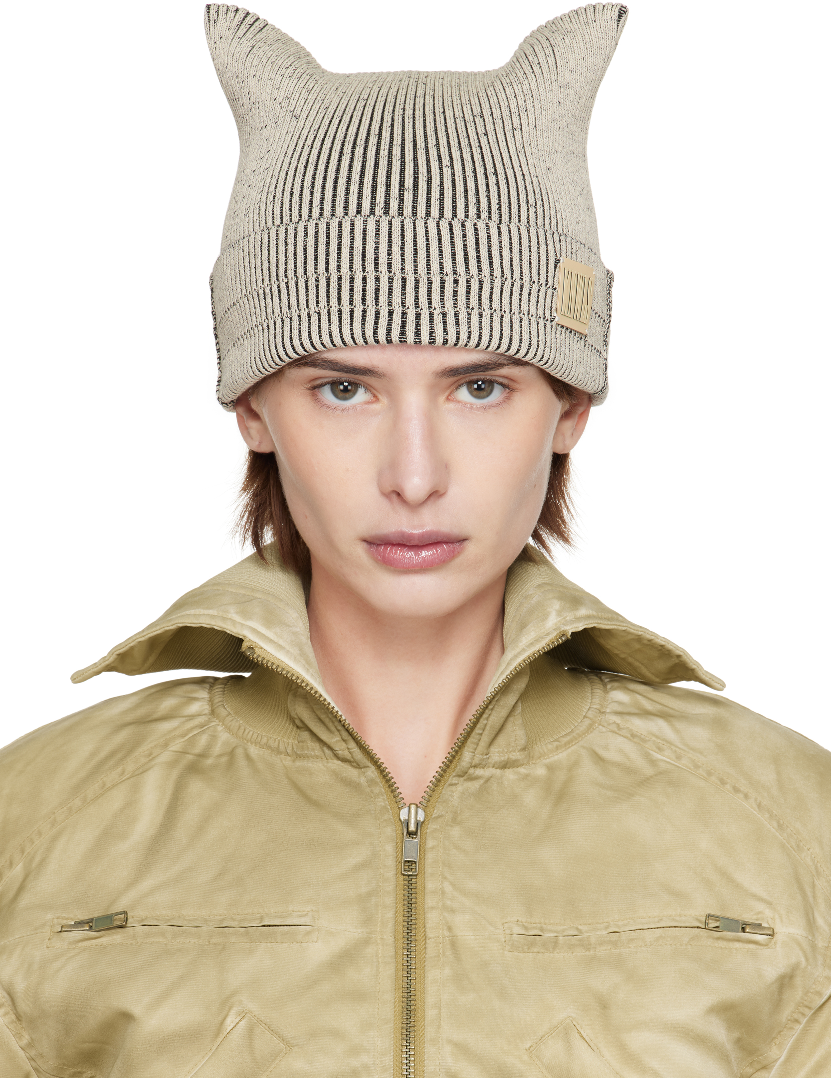 Бежевый и черный драгоценный бини KNWLS
Бежевый и черный драгоценный бини KNWLS