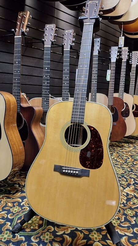 Стандартная серия Martin HD-28E
Стандартная серия Martin HD-28E