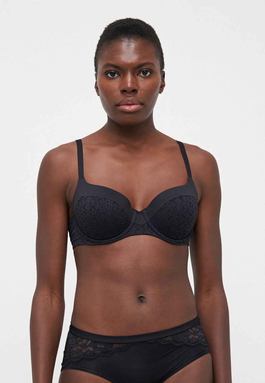 Бюстгальтер Chantelle COVERING BRA, Black
Бюстгальтер Chantelle COVERING BRA, Black