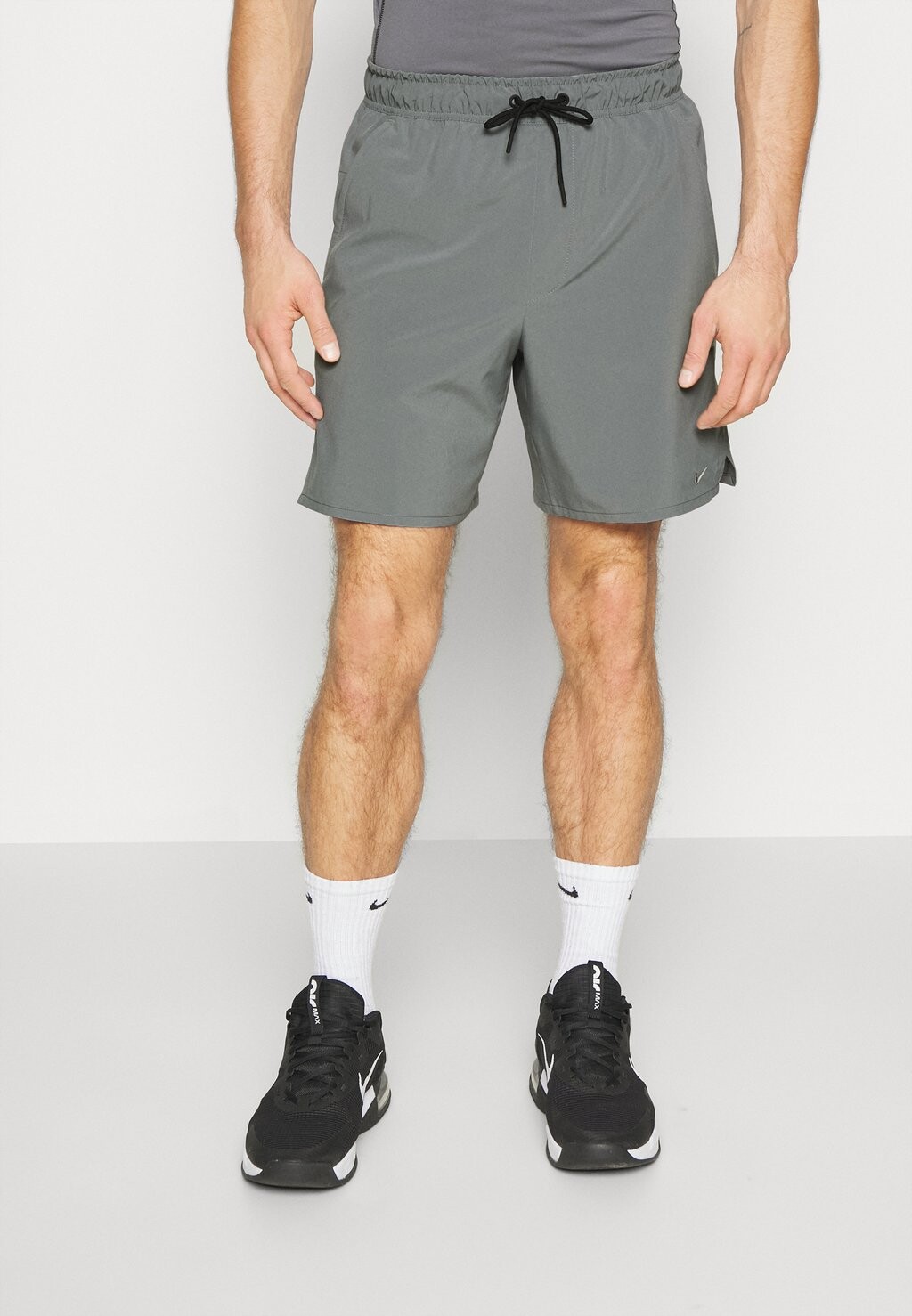Спортивные шорты UNLIMITED Nike, дымчато-серый/черный
Спортивные шорты UNLIMITED Nike, дымчато-серый/черный