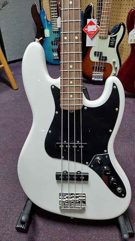 Fender Американский исполнитель Jazz Bass American Performer Jazz Bass
Fender Американский исполнитель Jazz Bass American Performer Jazz Bass