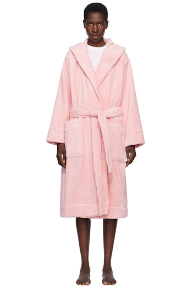 Розовый халат-мороженое MAGNIBERG
Розовый халат-мороженое MAGNIBERG