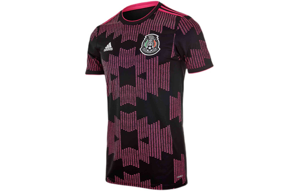 Футбольная майка мужская черная Adidas, черный
Футбольная майка мужская черная Adidas, черный