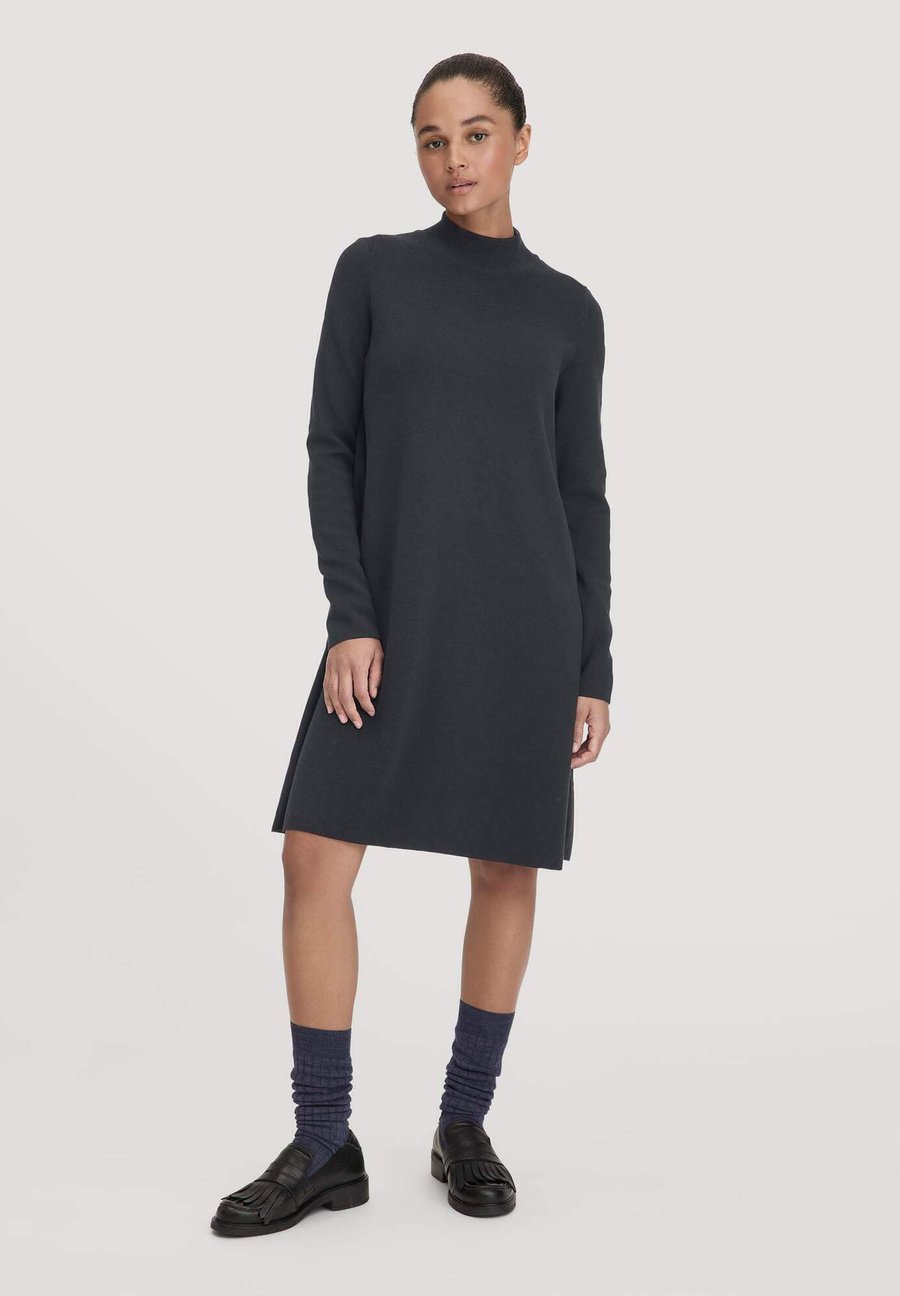 Платье Hessnatur RELAXED, Schwarz/Black
Платье Hessnatur RELAXED, Schwarz/Black