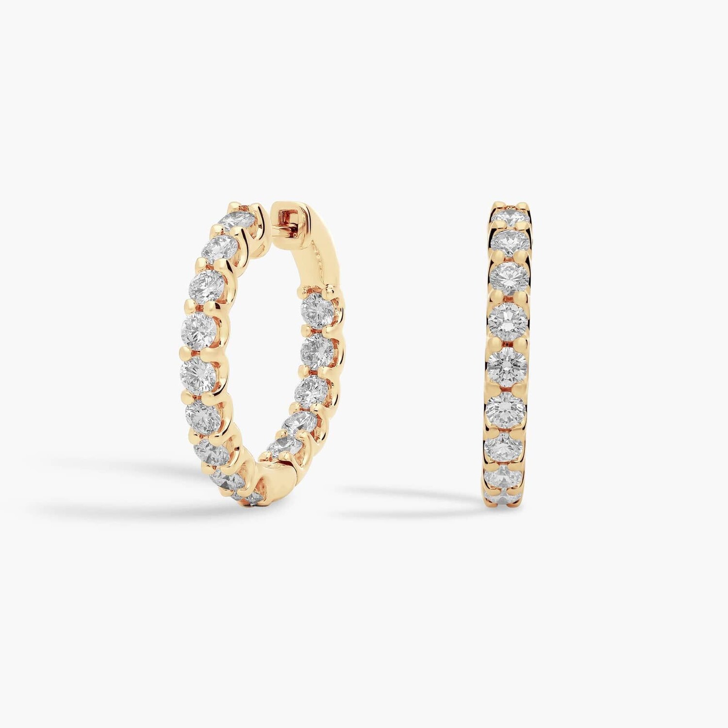 Серьги-кольца с бриллиантами Luna Diamond Eternity Hoop из 18-каратного желтого золота (2 карата) Blue Nile
Серьги-кольца с бриллиантами Luna Diamond Eternity Hoop из 18-каратного желтого золота (2 карата) Blue Nile