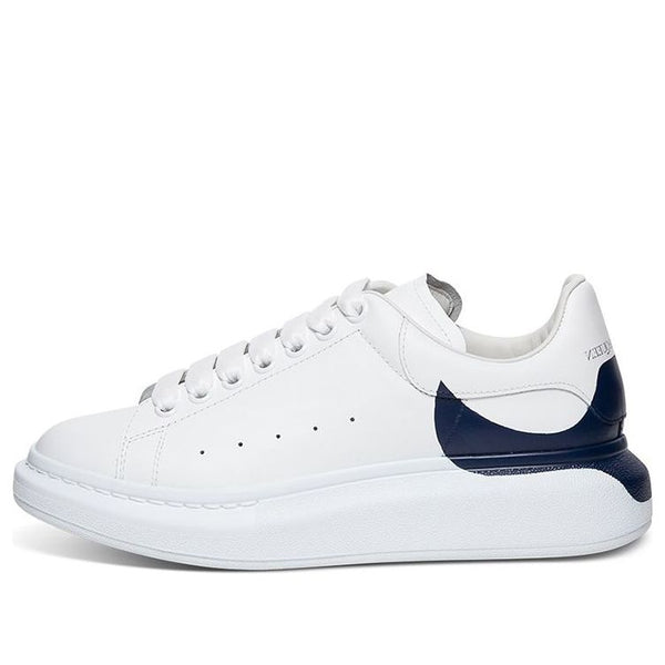 Кроссовки oversized sneaker 'white navy heel' Alexander Mcqueen, белый
Кроссовки oversized sneaker 'white navy heel' Alexander Mcqueen, белый