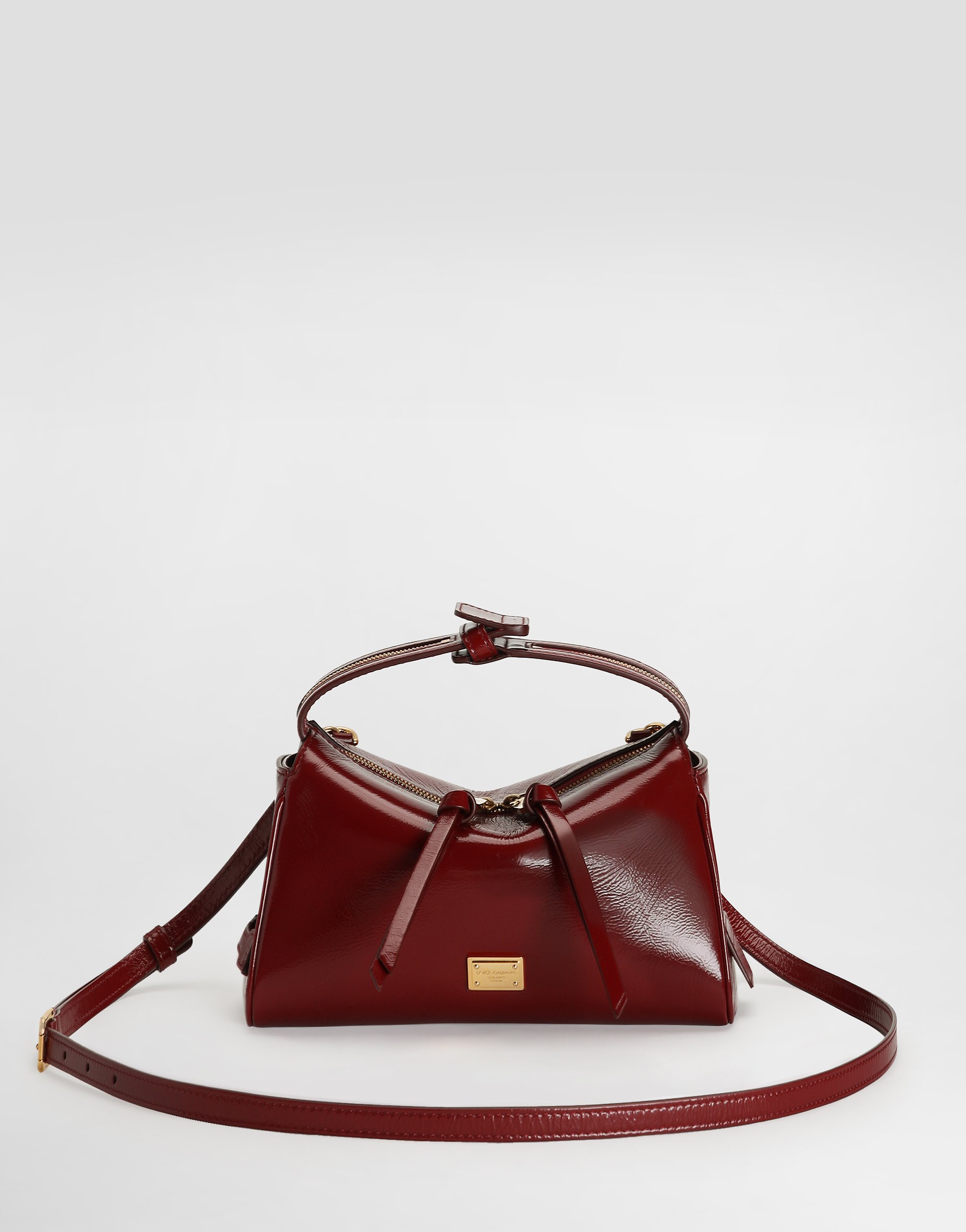 Сумка Vittoria из телячьей кожи DOLCE & GABBANA, красный
Сумка Vittoria из телячьей кожи DOLCE & GABBANA, красный