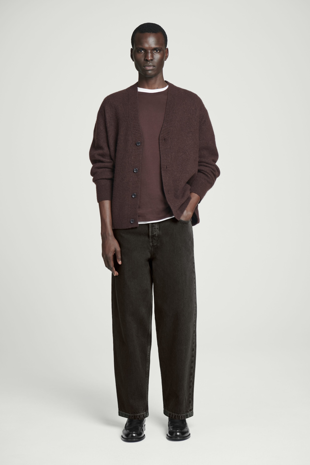 Джинсы "dome" с прямыми ногами COS, черный
Джинсы "dome" с прямыми ногами COS, черный