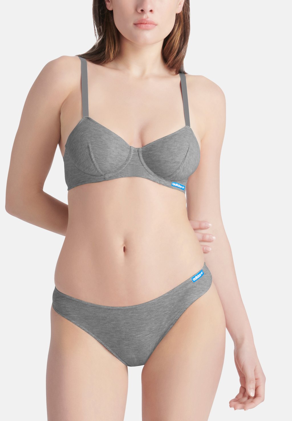 Треугольный бюстгальтер RETRO Adidas Originals, серый
Треугольный бюстгальтер RETRO Adidas Originals, серый