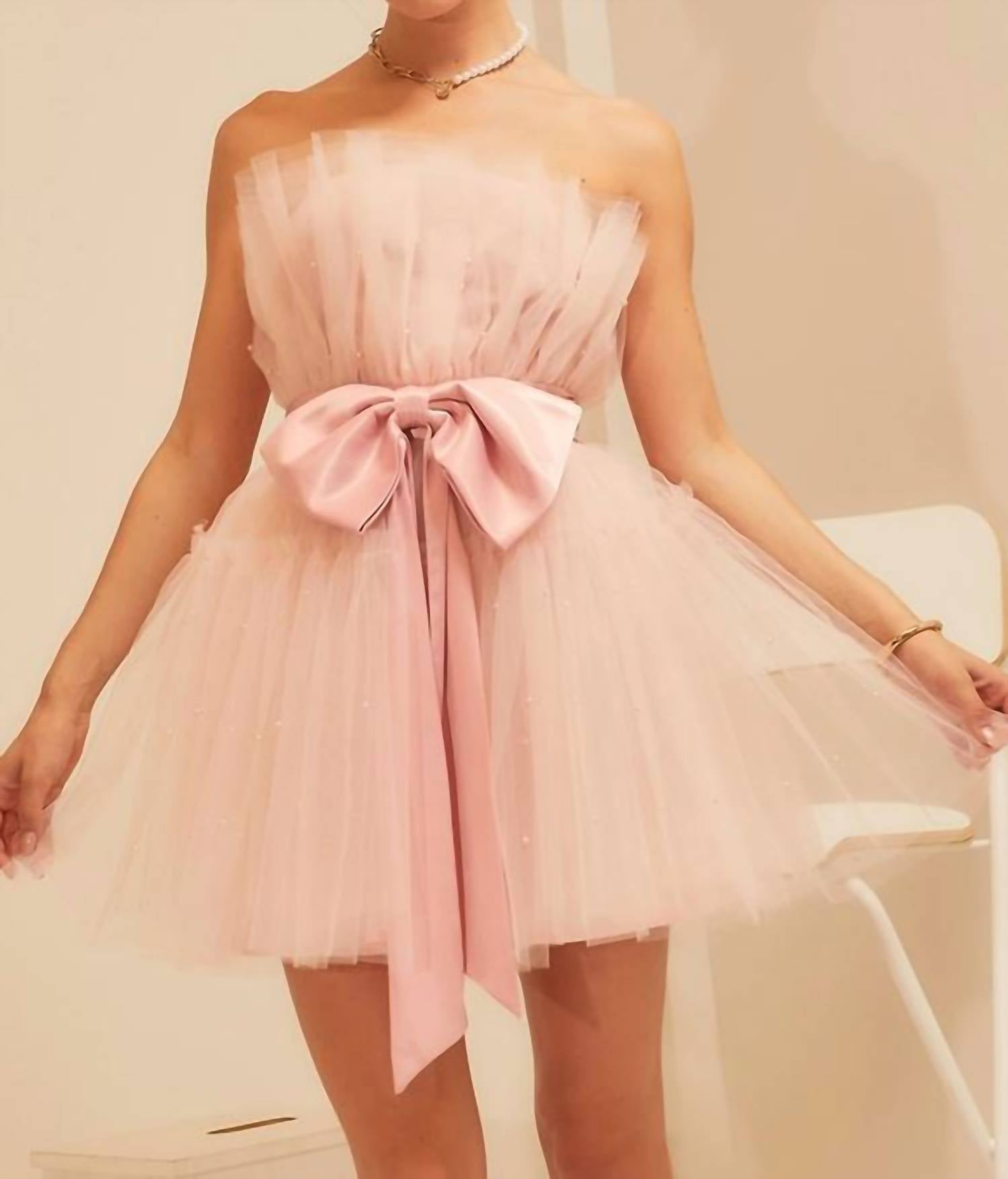 Розовое мини-платье из органзы Main Strip
Розовое мини-платье из органзы Main Strip