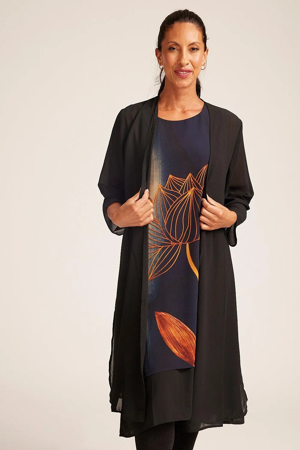 Комплект из мягкой куртки и платья без рукавов Saloos, красный
Комплект из мягкой куртки и платья без рукавов Saloos, красный