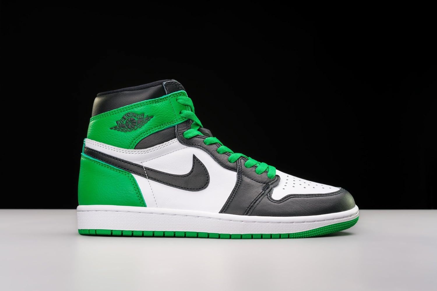 Мужские кроссовки Nike Air Jordan 1 Retro High OG, Black/Lucky Green/White
Мужские кроссовки Nike Air Jordan 1 Retro High OG, Black/Lucky Green/White