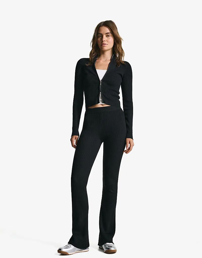 Расклешенные брюки Bershka черного цвета 
Расклешенные брюки Bershka черного цвета