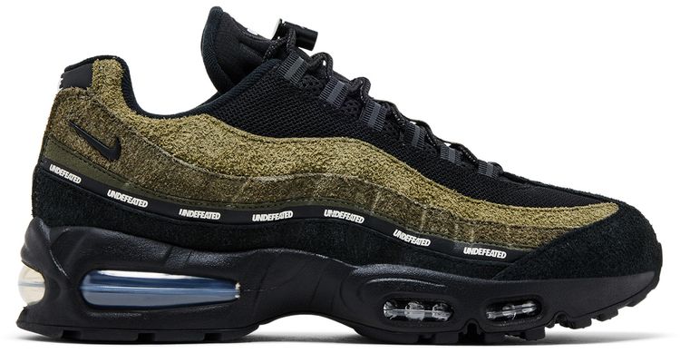Кроссовки Undefeated x Nike Air Max 95, зеленый
Кроссовки Undefeated x Nike Air Max 95, зеленый