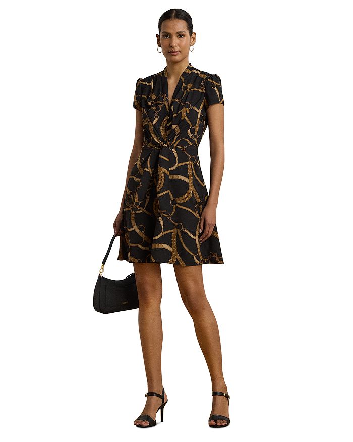 Платье с запахом и поясом из крепа с принтом Ralph Lauren, черный
Платье с запахом и поясом из крепа с принтом Ralph Lauren, черный