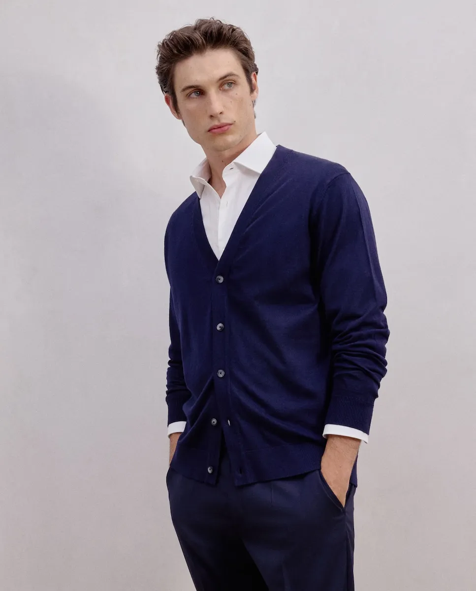 Кардиган с пуговицами для мужчин Dustin, темно-синий
Кардиган с пуговицами для мужчин Dustin, темно-синий