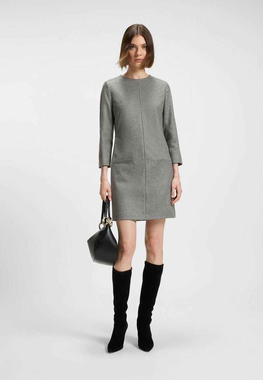 Платье BOSS DINDERAN, Light Grey Eight/Light Grey
Платье BOSS DINDERAN, Light Grey Eight/Light Grey