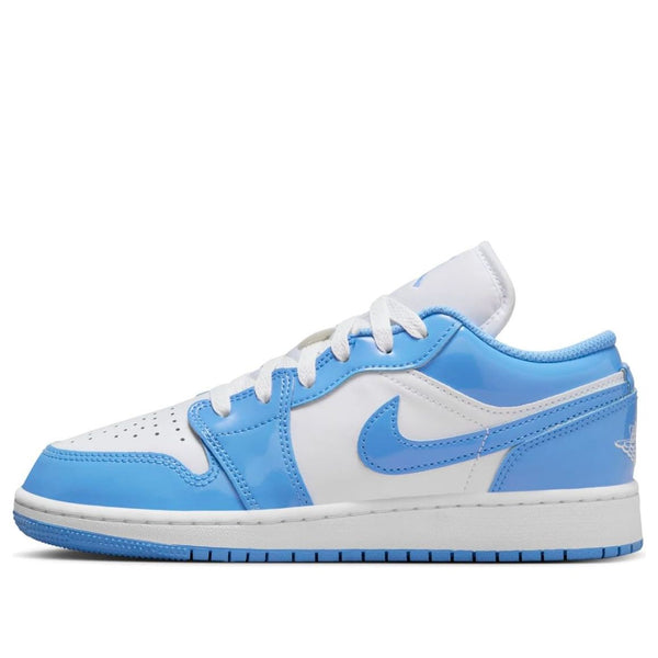 Кроссовки 1 low se 'legend blue patent' Air Jordan, белый
Кроссовки 1 low se 'legend blue patent' Air Jordan, белый