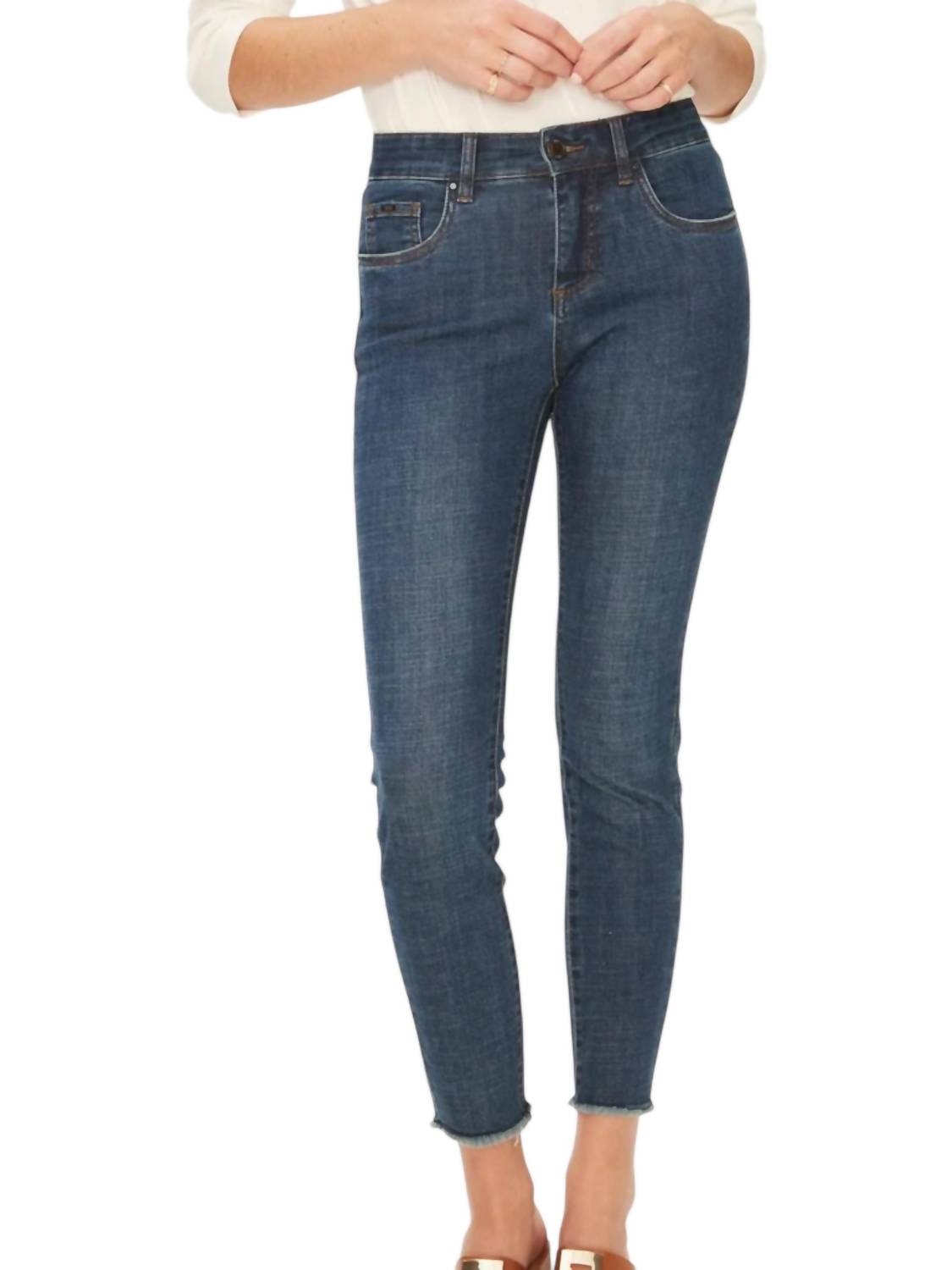 Узкие джинсы Christina Slim Ankle Jeans в темном цвете FDJ, цвет dark wash
Узкие джинсы Christina Slim Ankle Jeans в темном цвете FDJ, цвет dark wash