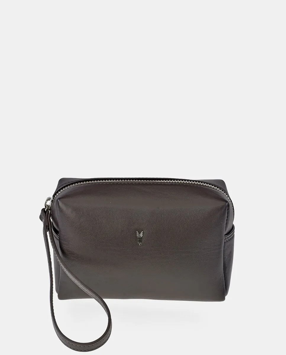 Маленькая мужская косметичка на молнии Yanko из черной кожи, коричневый
Маленькая мужская косметичка на молнии Yanko из черной кожи, коричневый