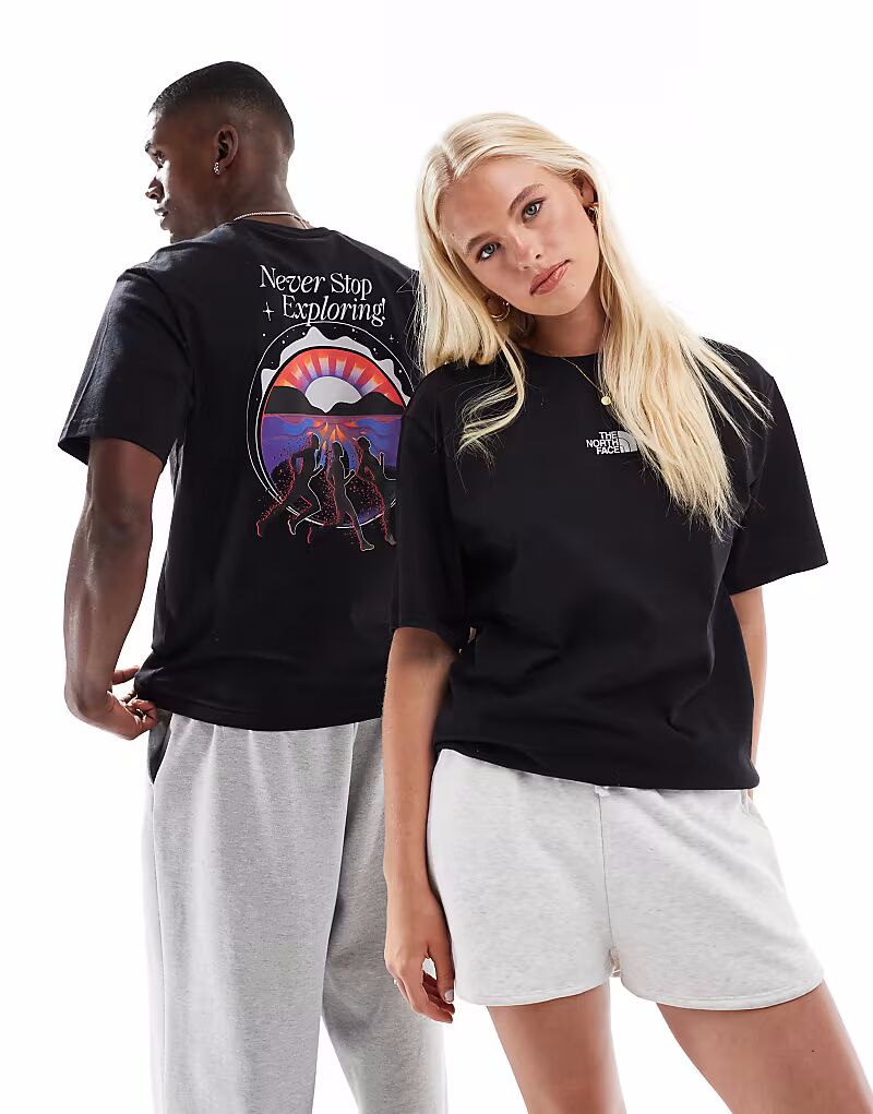Футболка унисекс с принтом на спине The North Face Never Stop черного цвета
Футболка унисекс с принтом на спине The North Face Never Stop черного цвета