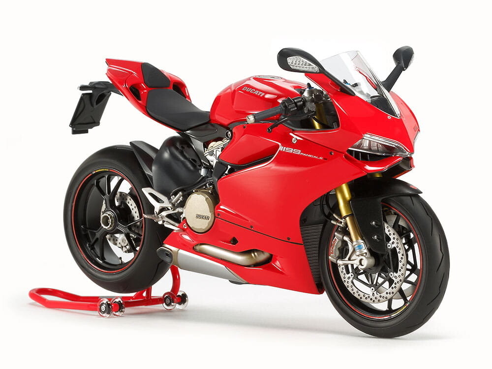 Ducati 1199 Panigale S 1:12 Tamiya 14129
Ducati 1199 Panigale S 1:12 Tamiya 14129