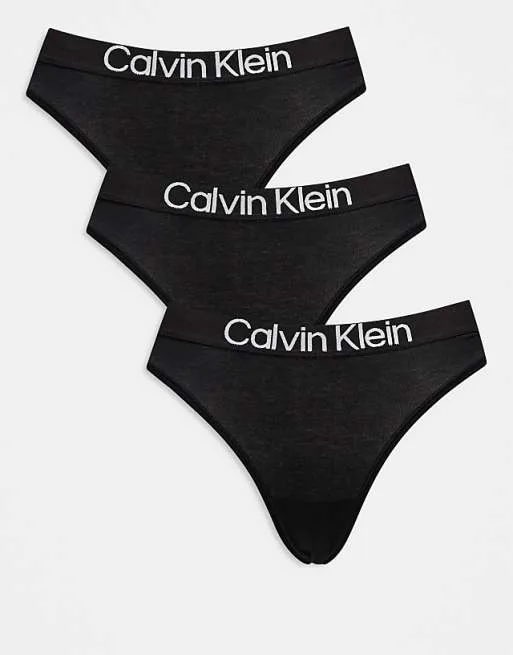 Набор из трех черных стрингов из хлопка Calvin Klein Extra Soft Cotton
Набор из трех черных стрингов из хлопка Calvin Klein Extra Soft Cotton
