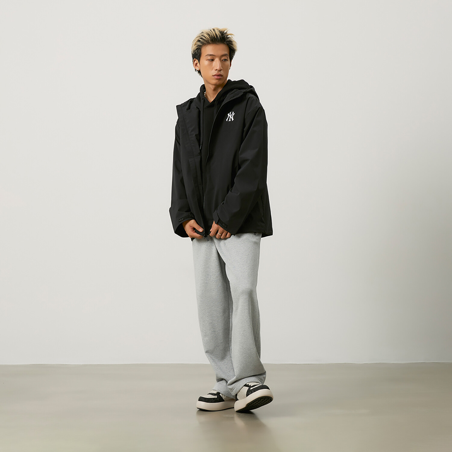 Базовая коллекция Куртка унисекс черный Mlb
Базовая коллекция Куртка унисекс черный Mlb