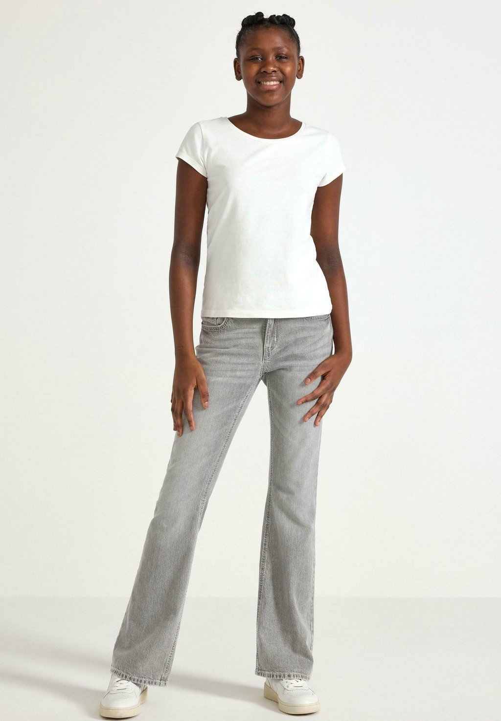 Расклешенные джинсы Lindex, серый
Расклешенные джинсы Lindex, серый