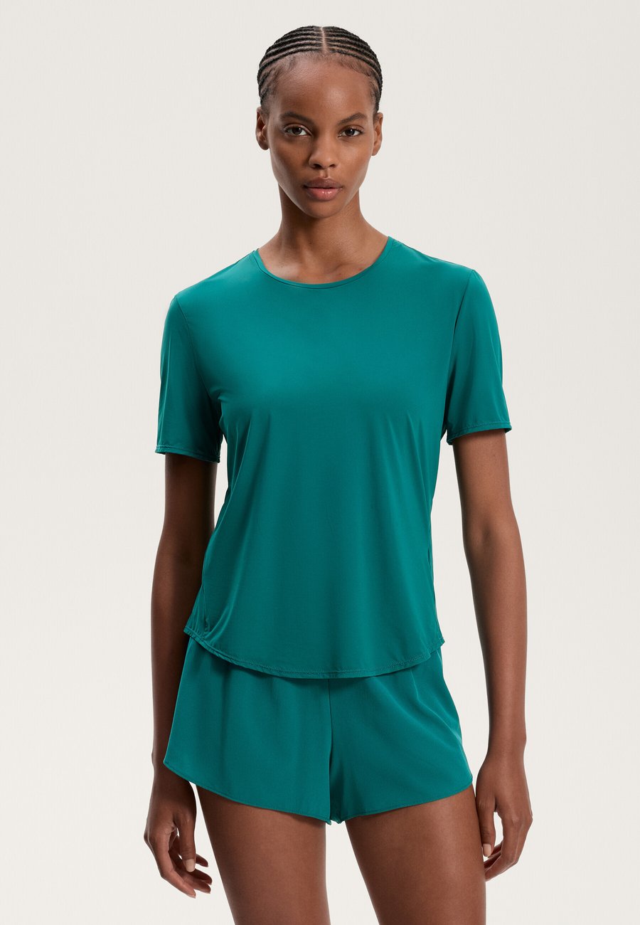 Футболка OYSHO SHORT-SLEEVED TECHNICAL, Turquoise
Футболка OYSHO SHORT-SLEEVED TECHNICAL, Turquoise
