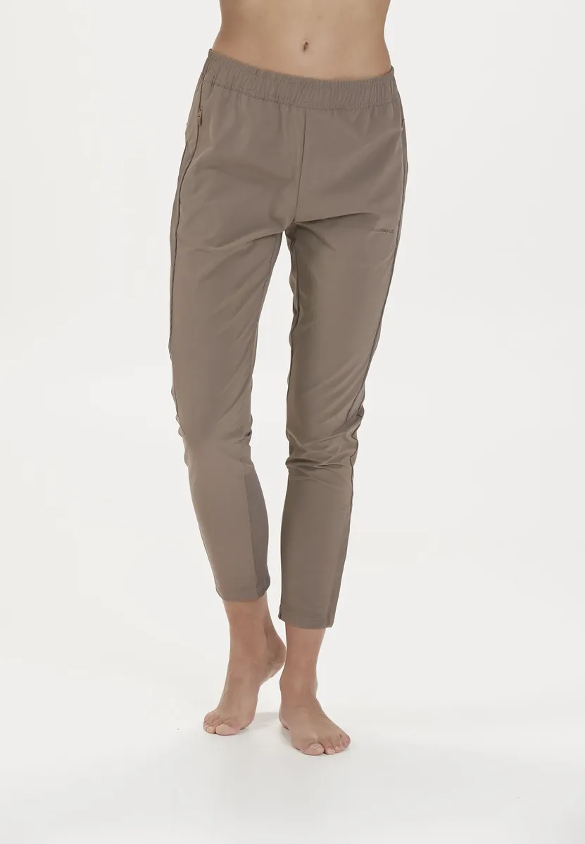 Спортивные брюки ENDURANCE "MEDEAR", изготовлены из высококачественного функционального эластичного материала, тянущегося в четырех направлениях, коричневый
Спортивные брюки ENDURANCE "MEDEAR", изготовлены из высококачественного функционального эластичного материала, тянущегося в четырех направлениях, коричневый