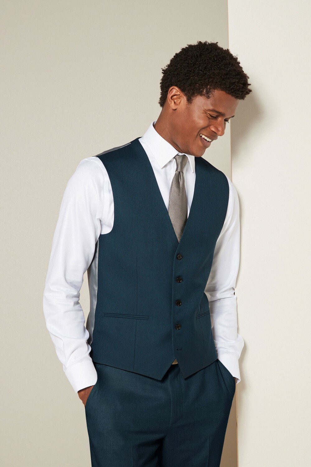 Фактурный костюм: жилет Next, бирюзовый
Фактурный костюм: жилет Next, бирюзовый