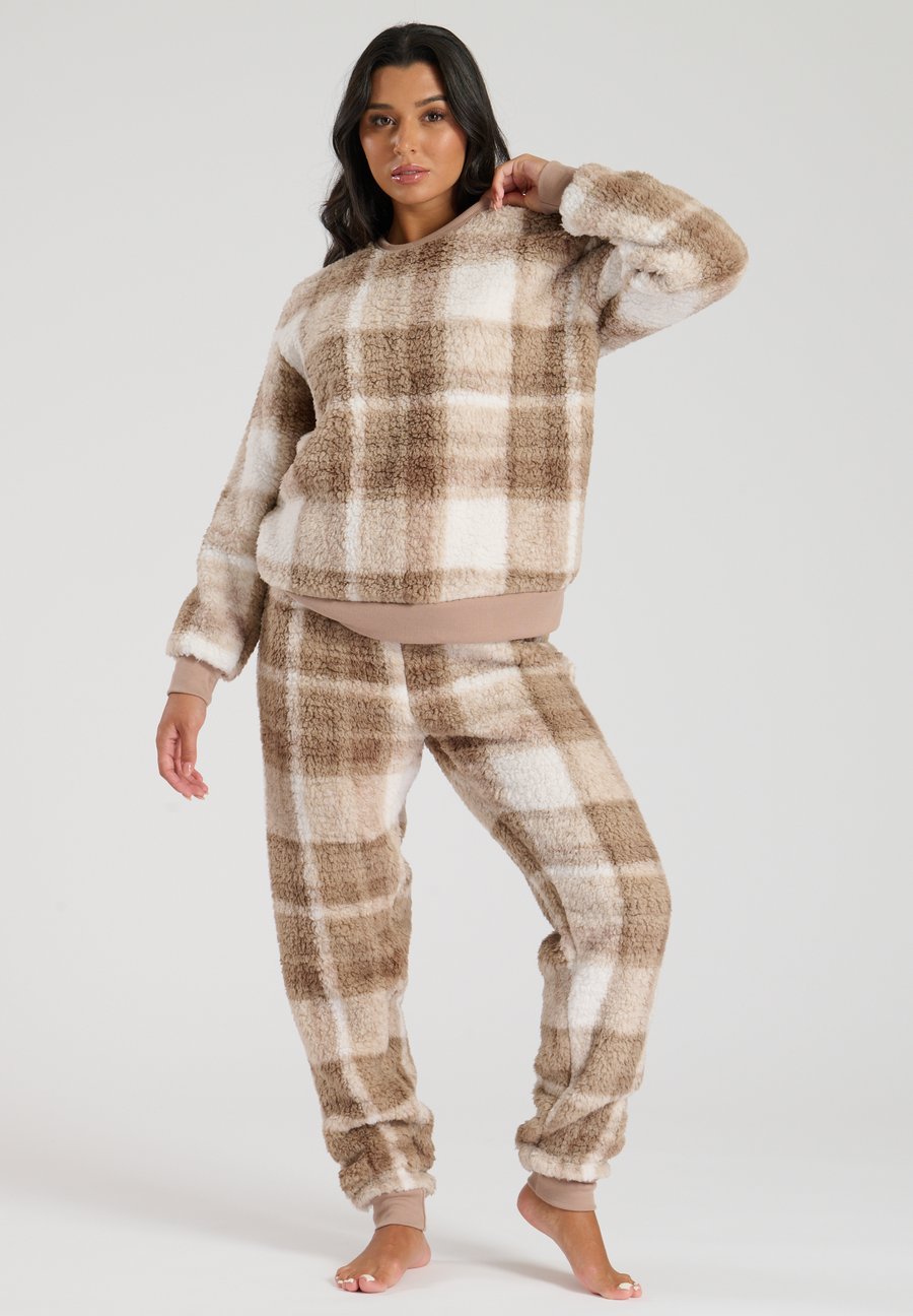 Пижамный комплект Loungeable CHECK PRINT SHERPA SET, Taupe
Пижамный комплект Loungeable CHECK PRINT SHERPA SET, Taupe