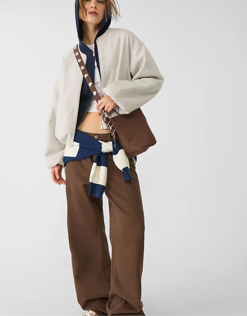 Сумка Stradivarius из искусственной замши с ремешком коричневого цвета 
Сумка Stradivarius из искусственной замши с ремешком коричневого цвета