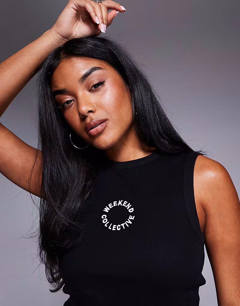 Топ Weekend Collective в рубчик с вышитым логотипом черного цвета ASOS Weekend Collective
Топ Weekend Collective в рубчик с вышитым логотипом черного цвета ASOS Weekend Collective