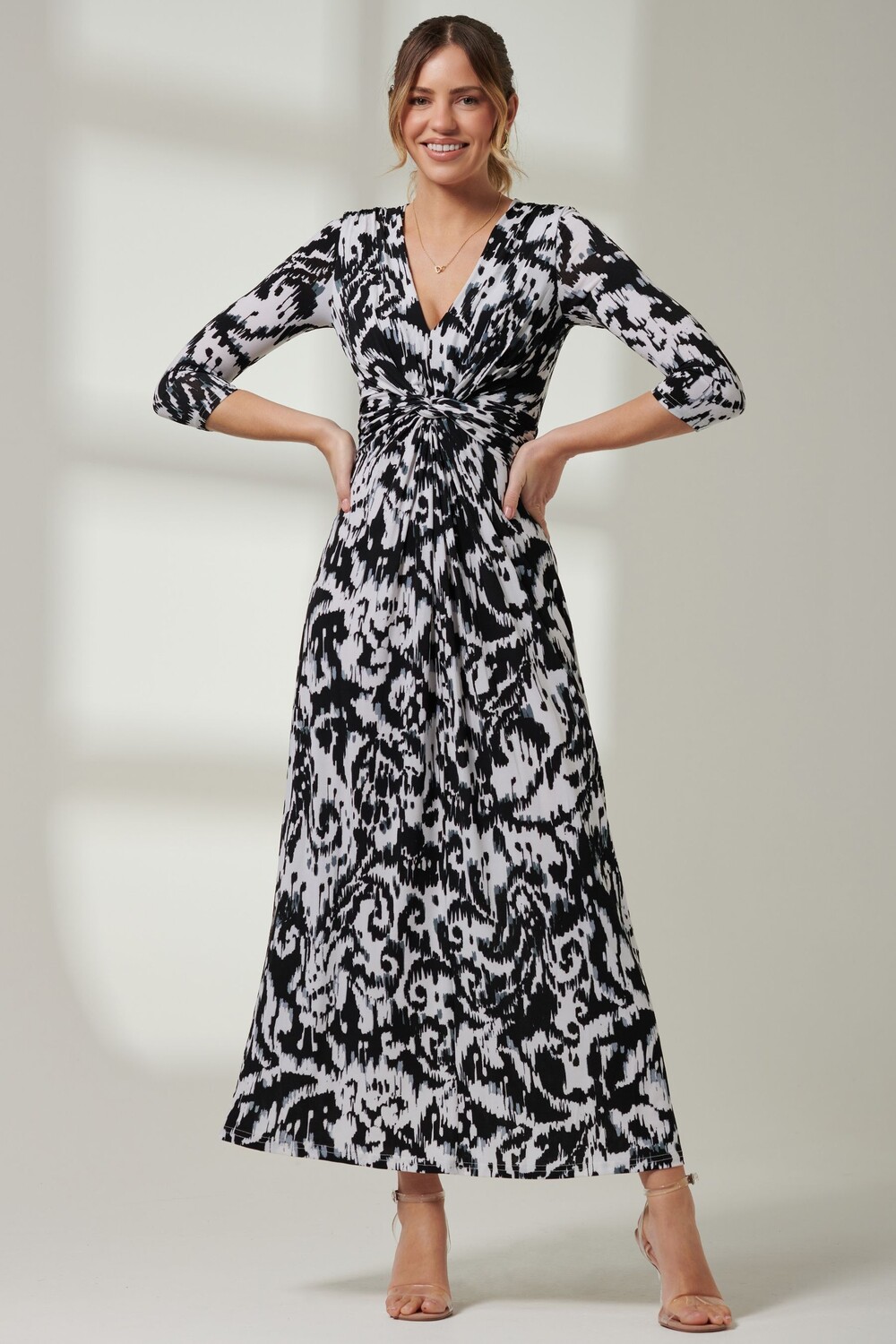 Платье макси с абстрактным узлом спереди Jolie Moi, черный
Платье макси с абстрактным узлом спереди Jolie Moi, черный