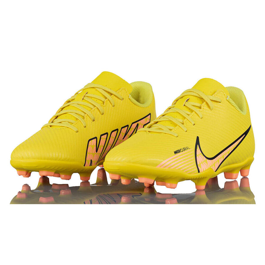Детские футбольные бутсы Nike Jr Vapor 15 Club
Детские футбольные бутсы Nike Jr Vapor 15 Club