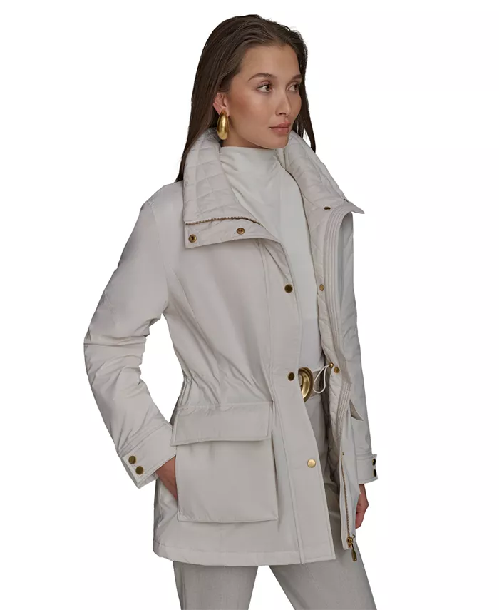 Женское пальто со стоячим воротником и затянутой талией Donna Karan New York, слоновая кость/кремовый, Бежевый, Женское пальто со стоячим воротником и затянутой талией Donna Karan New York, слоновая кость/кремовый
Женское пальто со стоячим воротником и затянутой талией Donna Karan New York, слоновая кость/кремовый, Бежевый, Женское пальто со стоячим воротником и затянутой талией Donna Karan New York, слоновая кость/кремовый