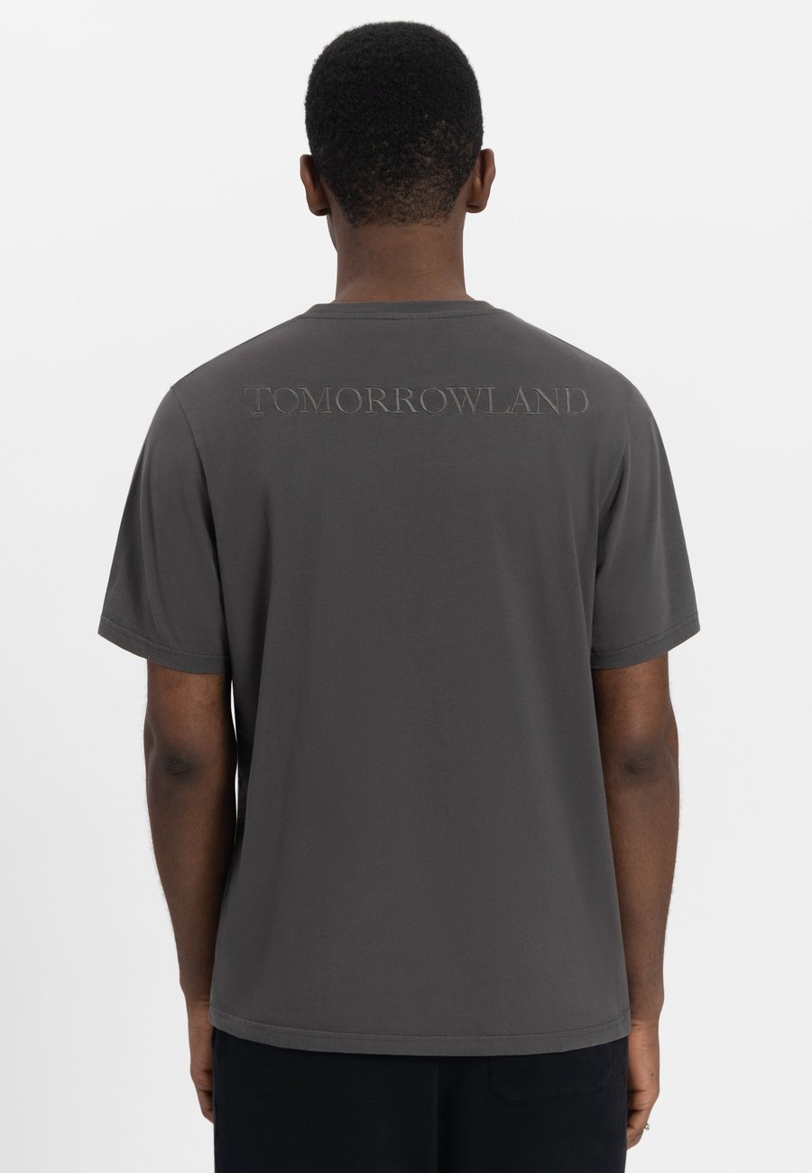Футболка Tomorrowland Store BACK WASHED , Deep Black/Black, Черный, Футболка Tomorrowland Store BACK WASHED , Deep Black/Black
Футболка Tomorrowland Store BACK WASHED , Deep Black/Black, Черный, Футболка Tomorrowland Store BACK WASHED , Deep Black/Black