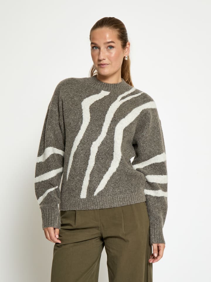 Свитер с принтом ореха DESIRES
Свитер с принтом ореха DESIRES