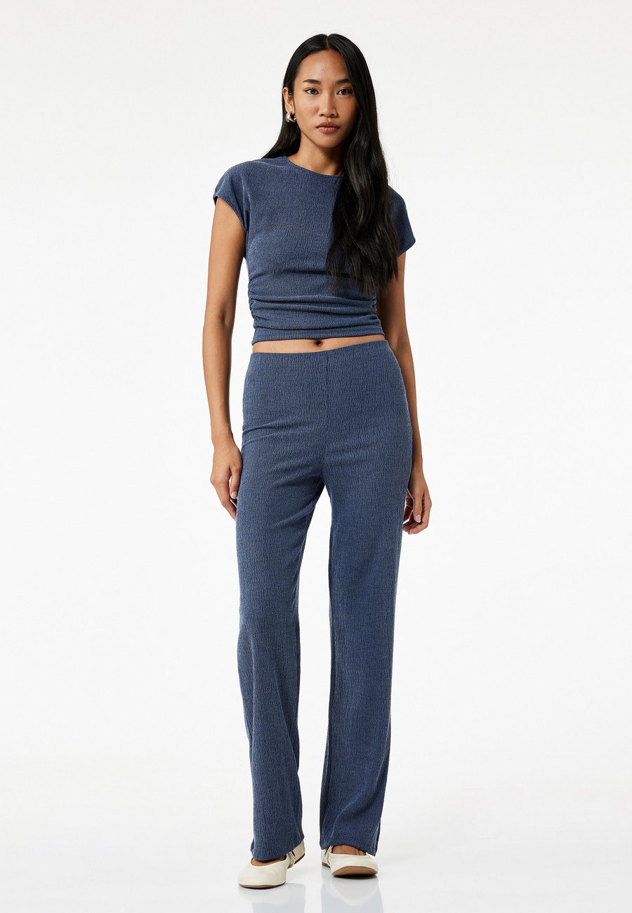Брюки Koton CRINKLE , Dark Blue
Брюки Koton CRINKLE , Dark Blue