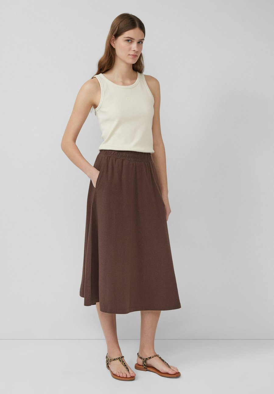 Юбка s.Oliver MIDI MIT EINGRIFFTASCHEN, Mokka/Dark Brown
Юбка s.Oliver MIDI MIT EINGRIFFTASCHEN, Mokka/Dark Brown