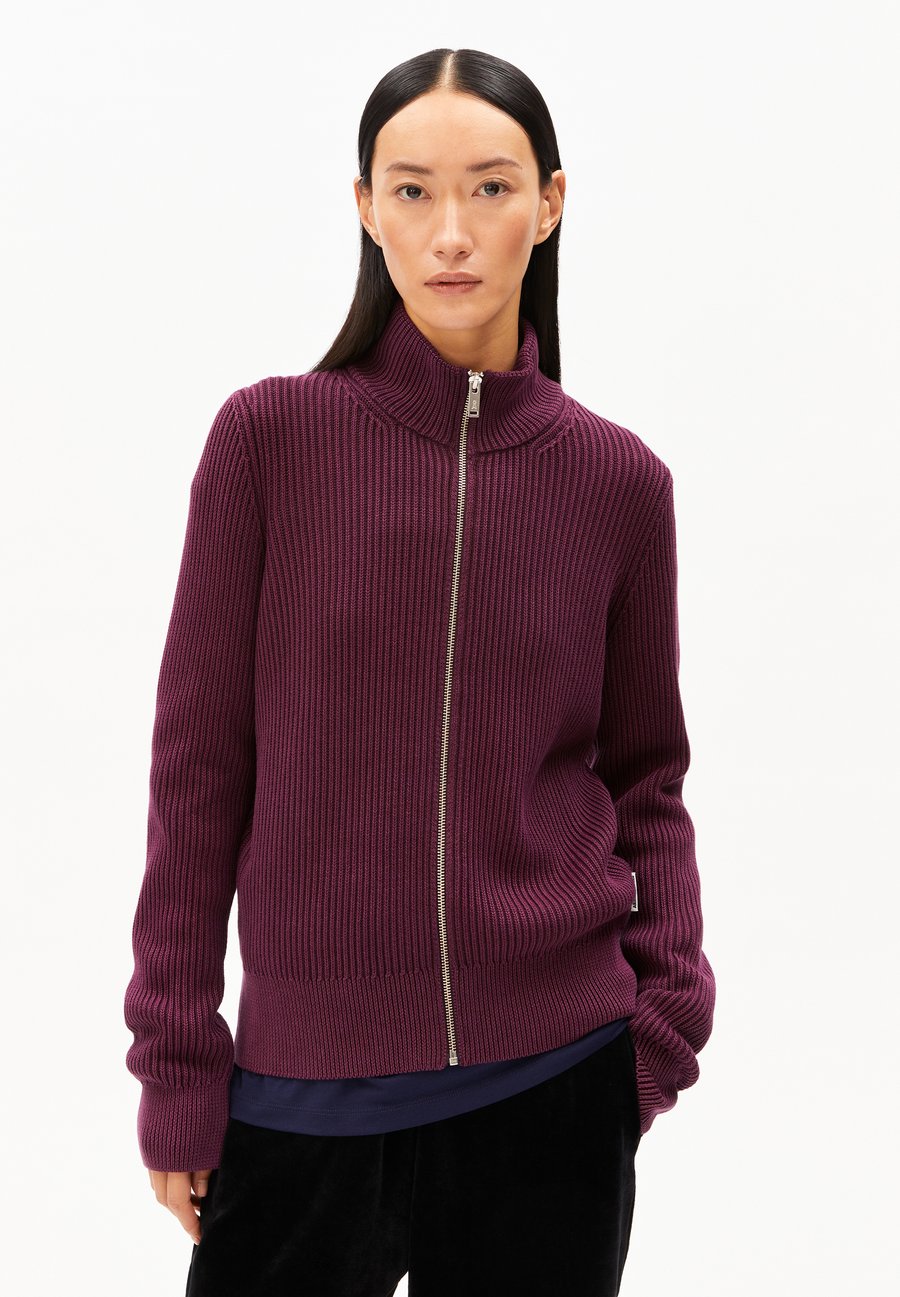 Кардиган ARMEDANGELS REBECCAA GMT DYE, Dark Cranberry/Berry
Кардиган ARMEDANGELS REBECCAA GMT DYE, Dark Cranberry/Berry