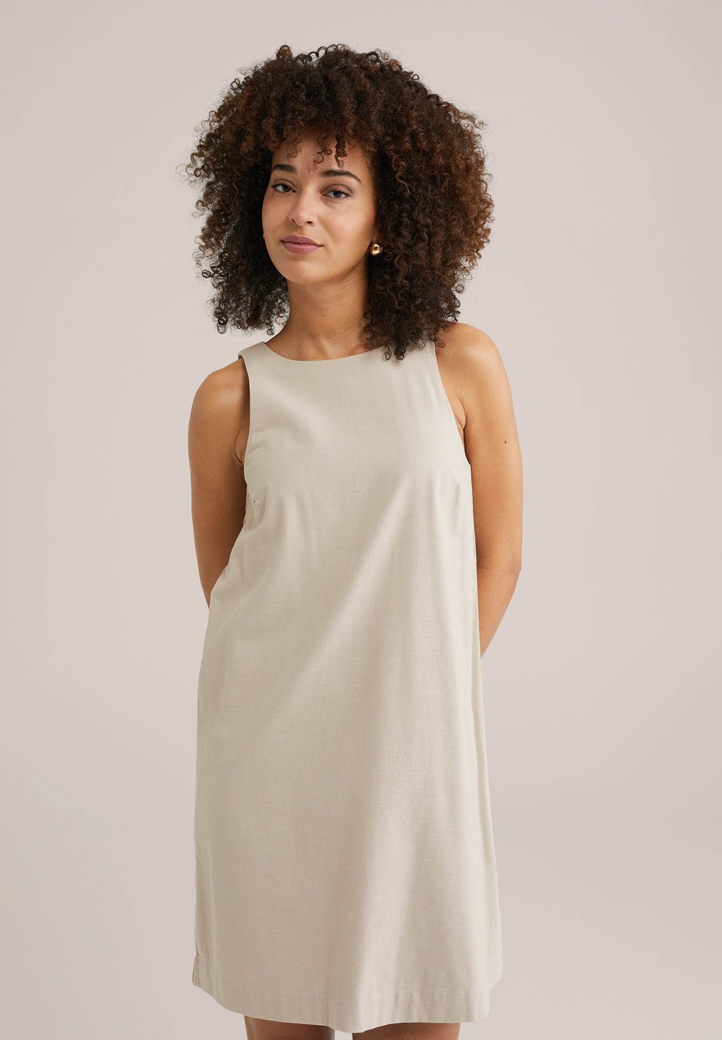 Повседневное платье WE Fashion, бежевый
Повседневное платье WE Fashion, бежевый