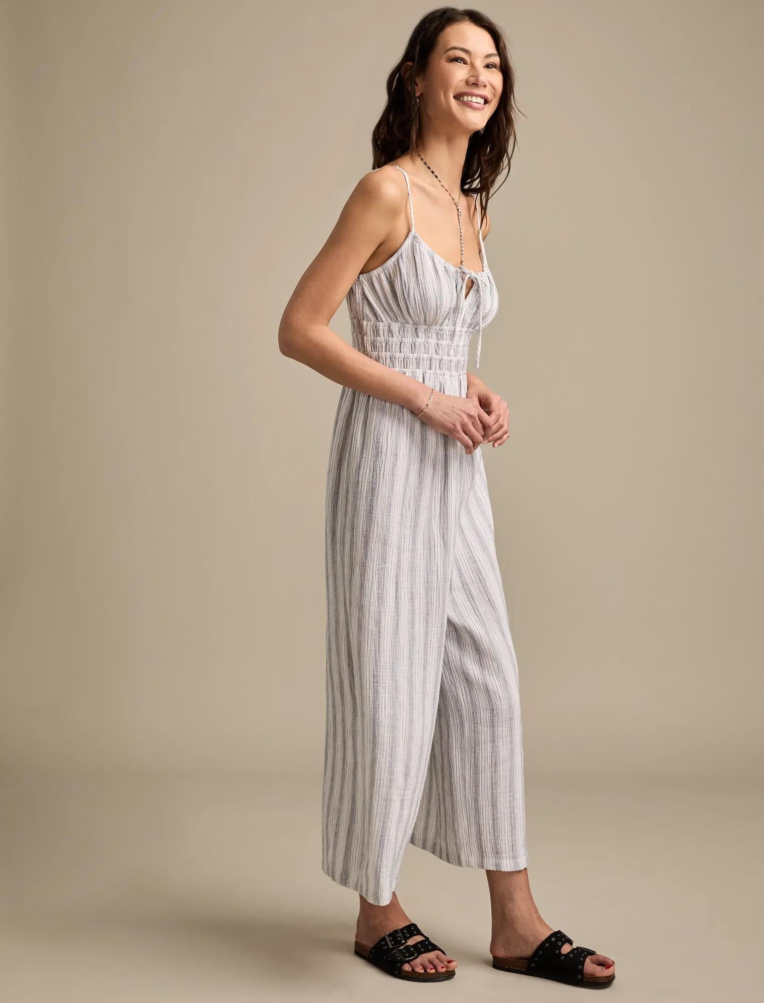 Lucky Brand Women's Striped Gauzy Jumpsuit, светло-серый
Lucky Brand Women's Striped Gauzy Jumpsuit, светло-серый
