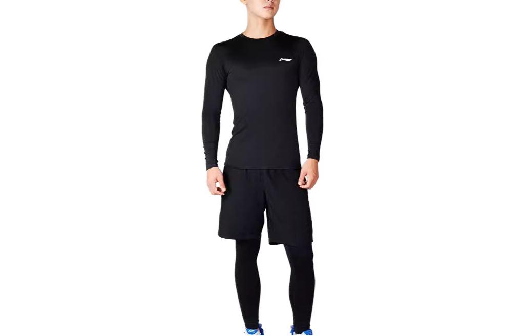 Спортивный комплект для мужчин LINING
Спортивный комплект для мужчин LINING