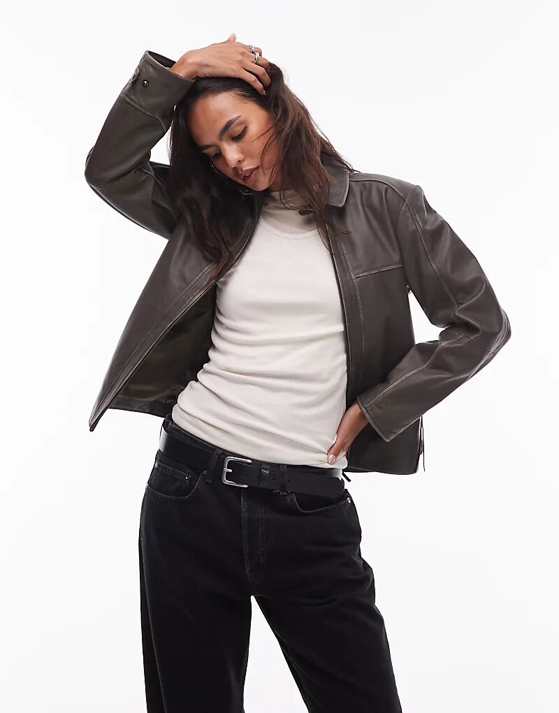 Кожаная куртка Urbancode свободного кроя цвета хаки с потертостями
Кожаная куртка Urbancode свободного кроя цвета хаки с потертостями